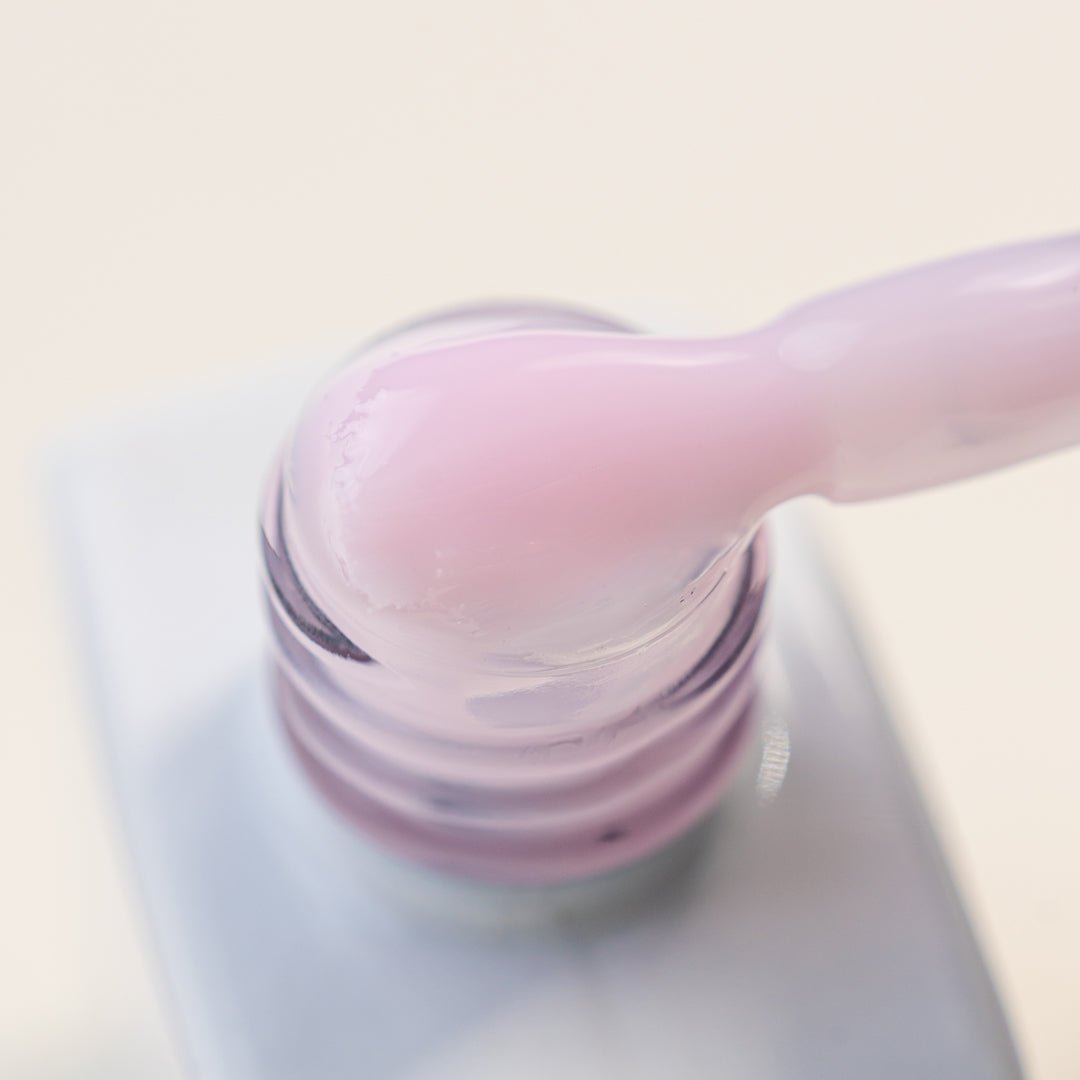 Pedichiura cu gel: cum faci o lucrare care rezistă la presiunea pantofului - Nailee